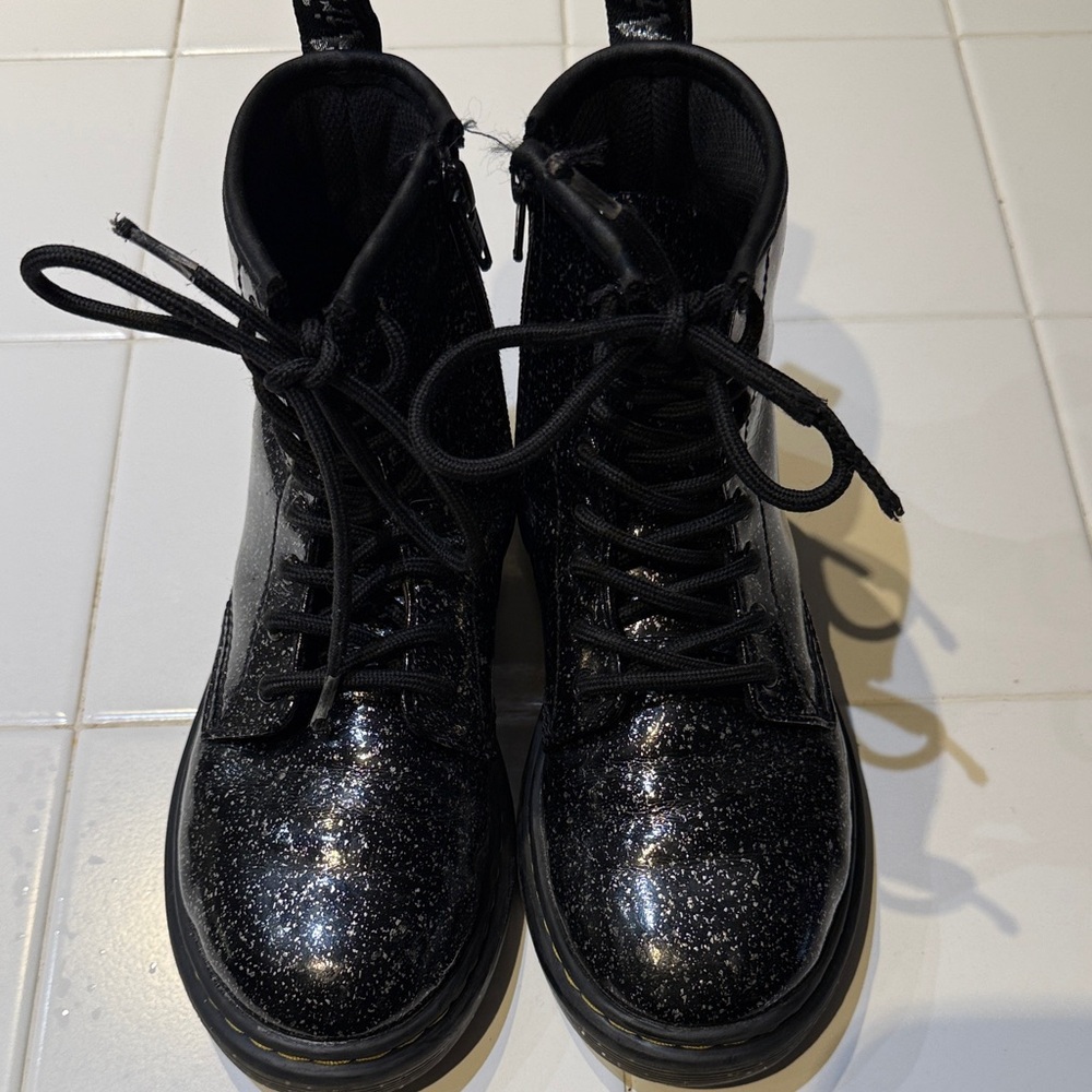 Dr. Martens Kids Shiny Black Boots